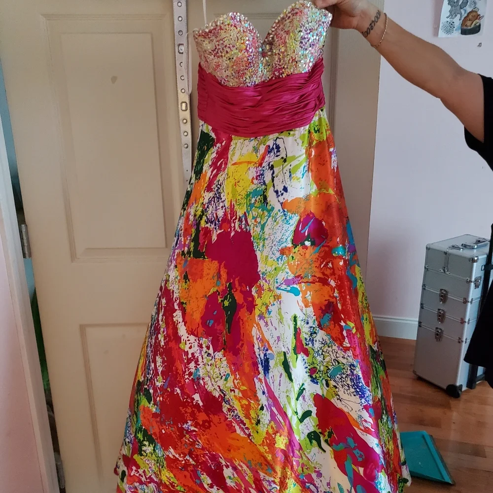 Prom Dress - Picture 1 of 5